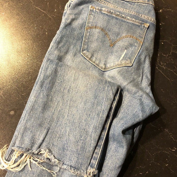 Levi’s 711 Jeans - Picture 2 of 5